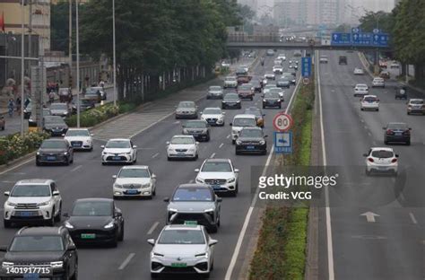 凤台到蕪湖開車多久?從鳳台到蕪湖的距離約為236公里，這段路程大致需要2個小時至2個半小時的時間，具體依車輛性能、交通狀況及是否休息等因素而有所不同。假設沒有任何交通阻塞或事故，且車輛保持正常速度，一般來說，高速公路上的平均速度可達80公里每小時，則全程大約需要2小時17分鐘；若途中遇到交通緩行或休息，則可能會延長到2小時40分鐘左右。